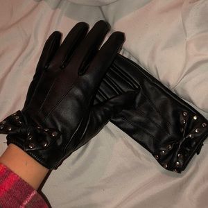Women’s Faux Leather Bow Gloves